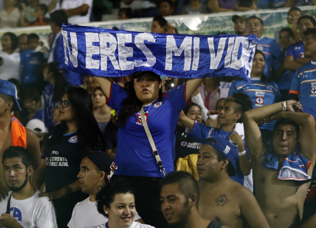 El color de la afición en la Jornada 9