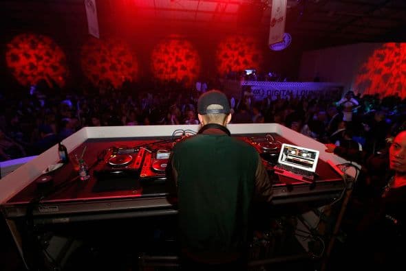 Modelos, personalidades, estrellas y jugadores en la celebración más sexy, la fiesta Maxim en la semana previa al Super Bowl.