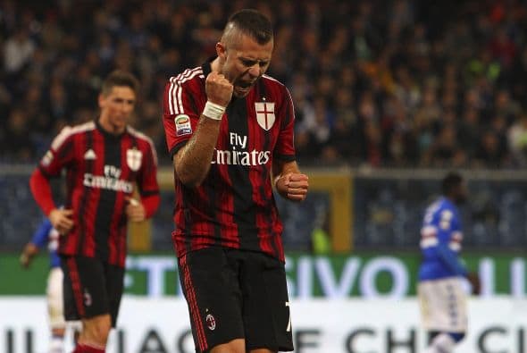 El atacante francés anotó también para lograr el empate del Milan.