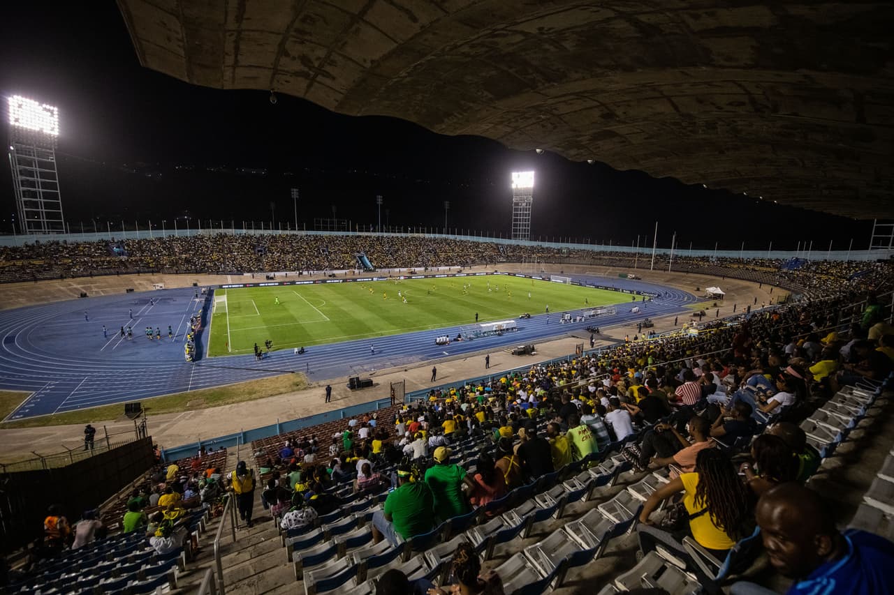 El Estadio Independence Park, en Kingston, escenario que albergó el partido entre Jamaica y Honduras por el Grupo C de la Copa Oro.