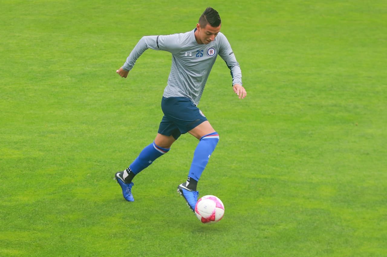 Roberto Alvarado, que estuvo con la Selección Mexicana, regresó a trabajos con el equipo en La Noria.