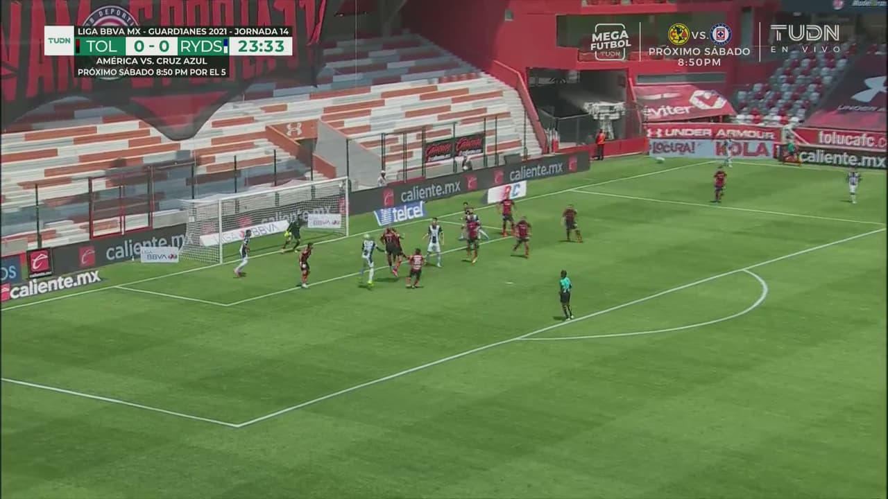 ¡Falla Rayados! Funes Mori le regala el remate a Luis García