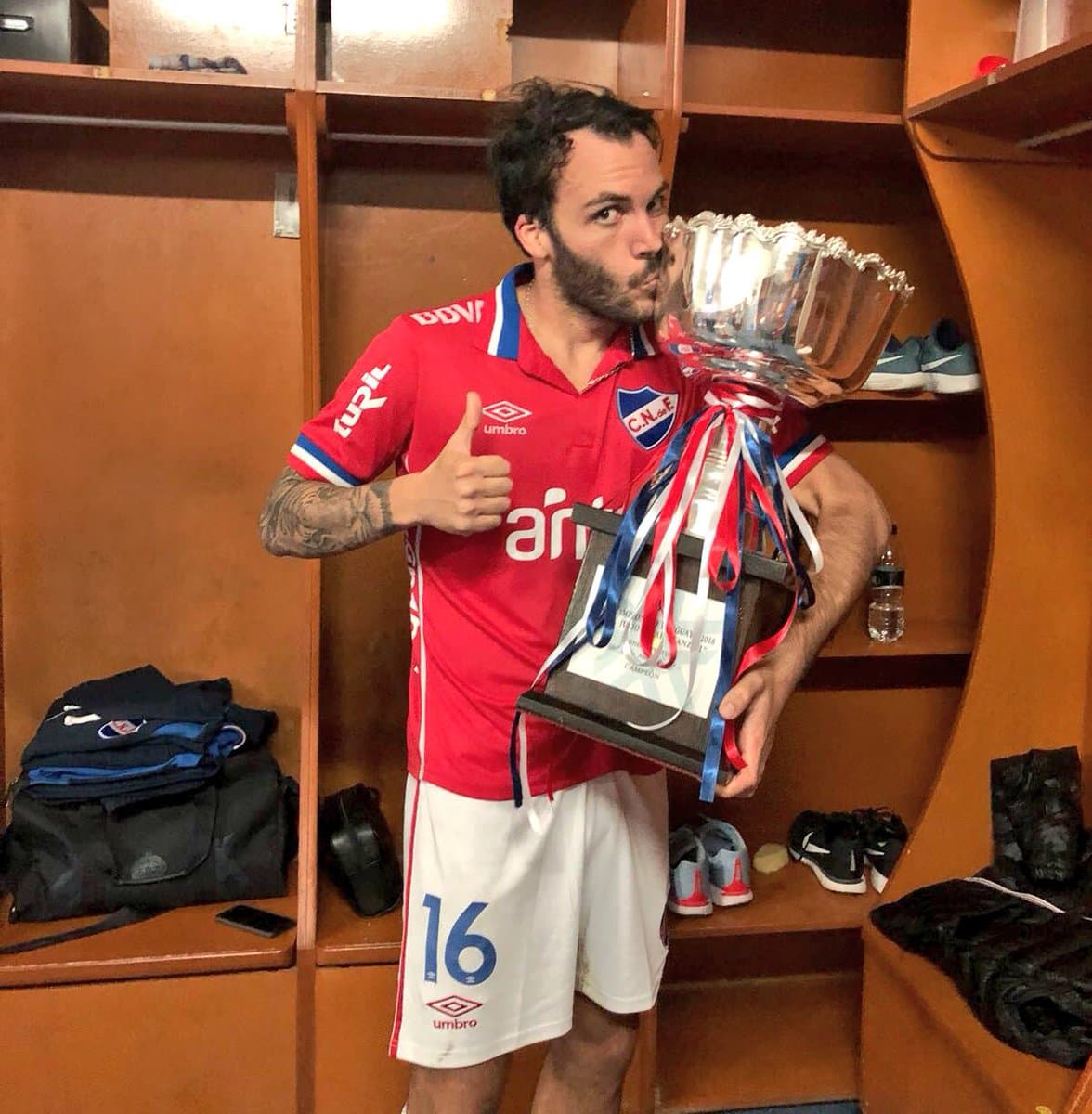 Finalmente, el uruguayo Sebastián Javier Rodríguez aportará a la zona ofensiva del Veracruz, llega desde el Nacional de Montevideo.