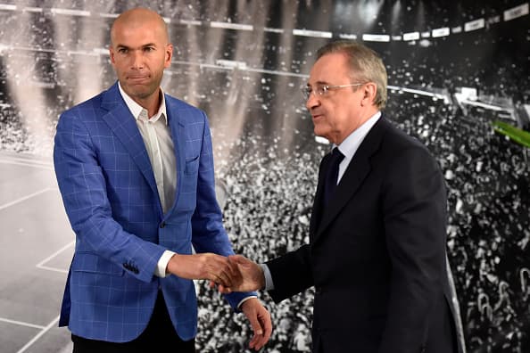 Florentino le dio la palabra al galo, quien se mostraba sereno, tal y como siempre lucía en las canchas.