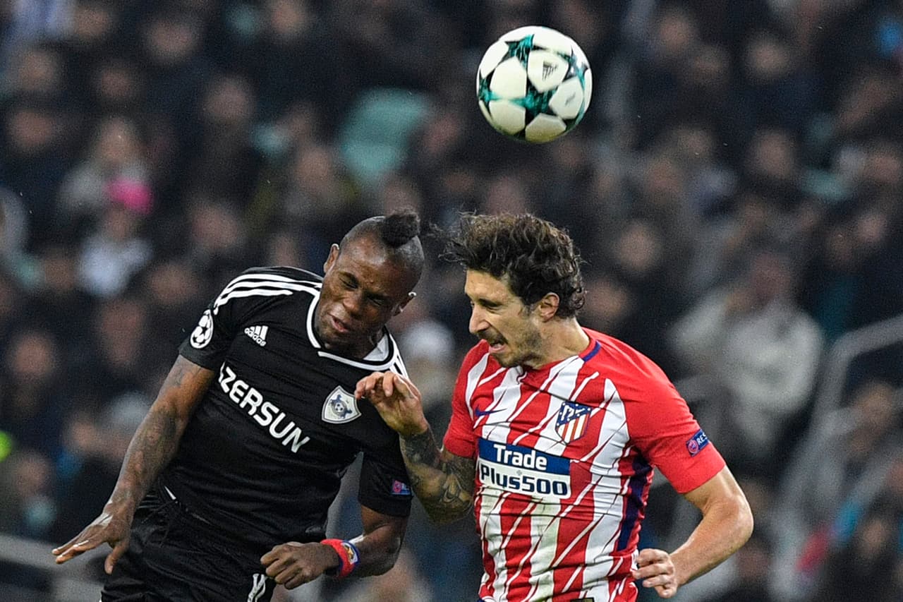 Qarabag de Azerbaiyán hizo respetar su casa contra Atlético de Madrid y le complicó ituación al equipo español en su sueño por llegar a otavos de final en el grupo C.