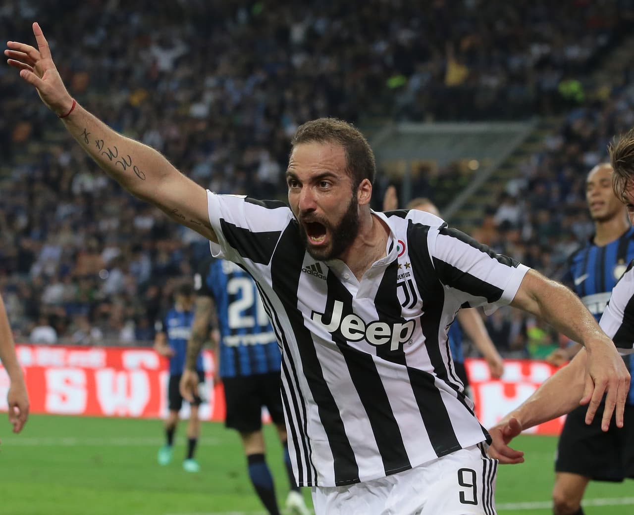 <b>Gonzalo Higuaín </b>consiguió poner su nombre en la historia de la Juventus después de jugar para el Napoli. Fue el goleador con 55 anotaciones en las pasados dos temporadas ganando además dos Serie A y dos Copas de Italia.