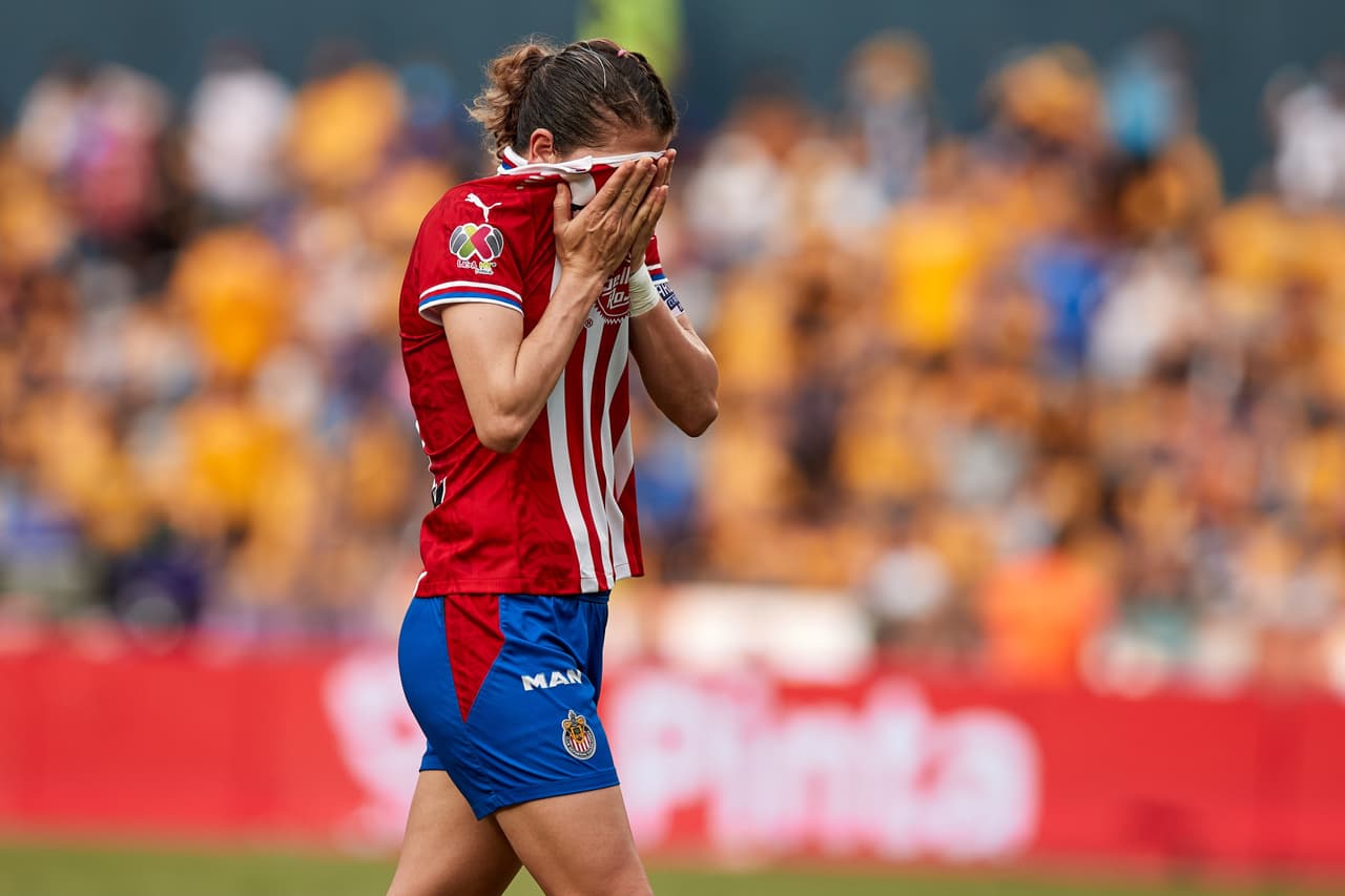 Tigres no dio oportunidad a las Chivas para reaccionar y con un contundente triunfo en la vuelta consiguió el bicampeonato.