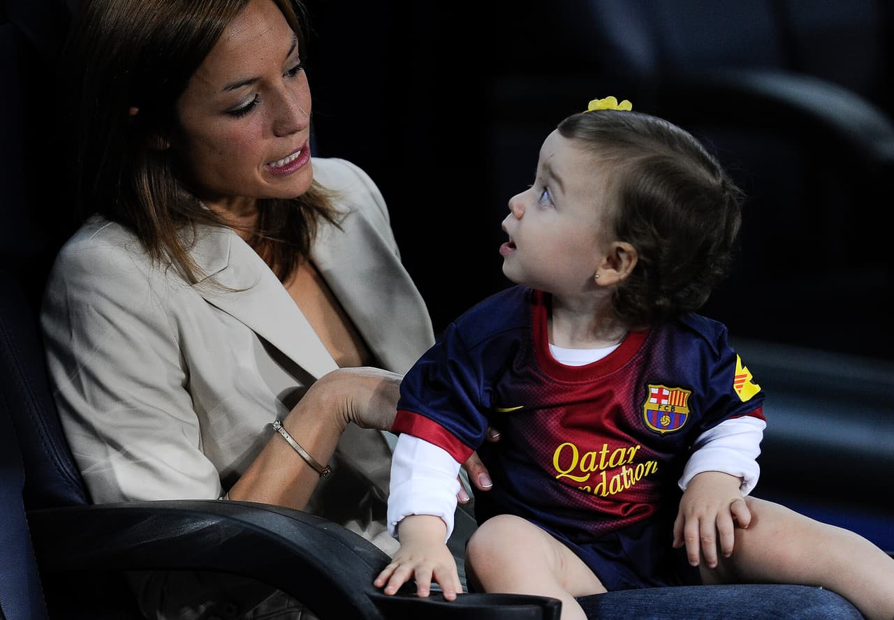 Ella, que perdió un bebé, ha sido el apoyo 'terrenal' de Iniesta y la fuerza de la familia a pesar de cualquier situación.