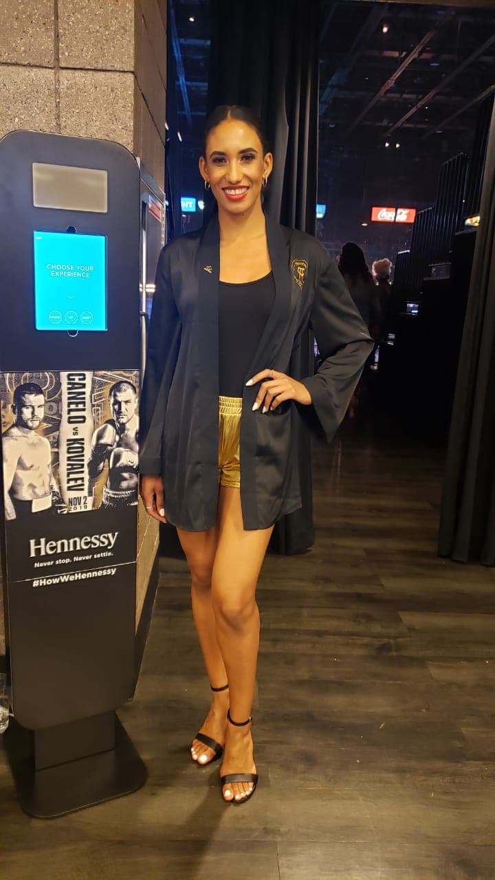 Gran expectativa para presenciar la pelea por el título semipesado de la OMB y las mujeres no quieren perderse esta batalla en el ring.