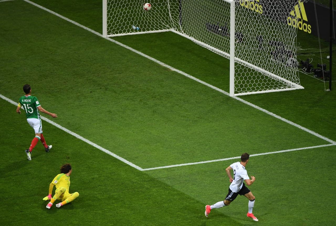 Moreno no supo cubrir bien el espacio en un ataque entre líneas de Alemania, muy eficaz.