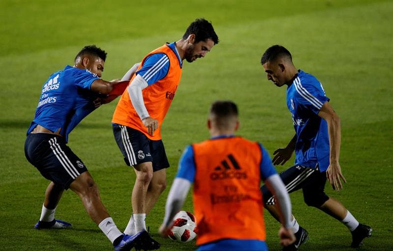 Real Madrid realizó su primera práctica en Abu Dhabi antes de la Semifinal del Mundial de Clubes contra Kashima Antlers, que eliminó a Chivas de Guadalajara y contra el que quiere evitar sorpresas.