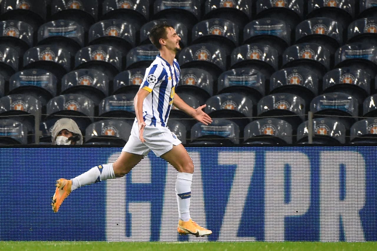 Porto 2-0 Olympiacos | Con goles de Ferreira (11’) y Oliveira (85’), consiguieron su primera victoria en la campaña de la justa europea. Porto se medirá al Marsella y Olympiacos al Manchester City en la J3 de la Champions.