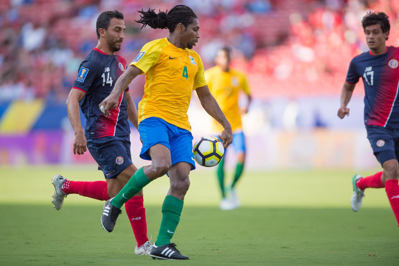 Pero la ilusión de Guayana duró muy poco... desde los primeros minutos Costa Rica dejó en claro su superioridad.