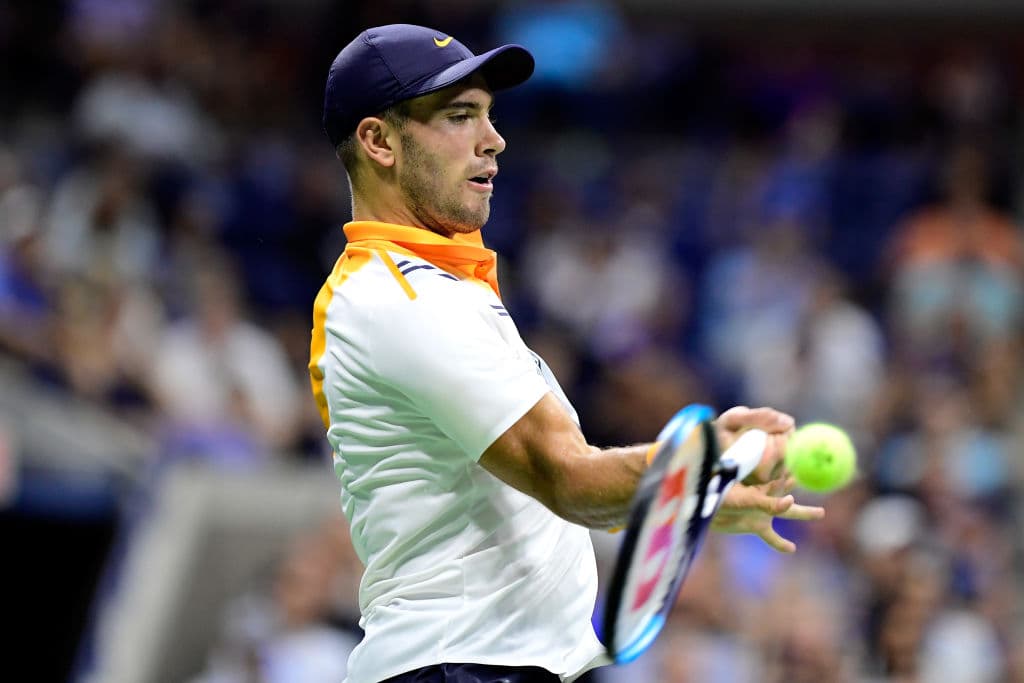 El ganador del US Open 2009 superó al balcánico en sets consecutivos, al son de 6-4, 6-3 y 6-1. Coric se resintió de una lesión en el muslo y eso mermó su rendimiento ante el argentino.