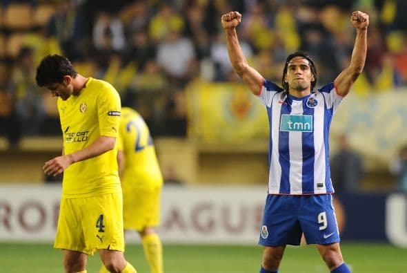 El colombiano festejó con los portugueses presentes en el estadio El Madrigal.