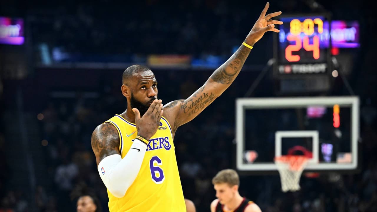 LeBron James puso fin anticipadamente a su temporada en la NBA