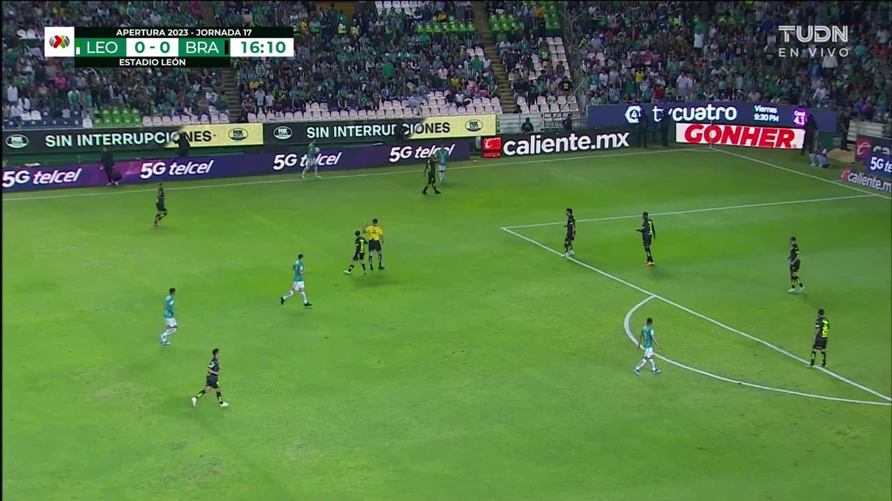 ¡TIRO ATAJADO! disparo por Fidel Ambríz.