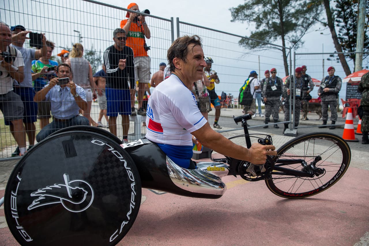 Alex Zanardi vuelve a entrar al quirófano
