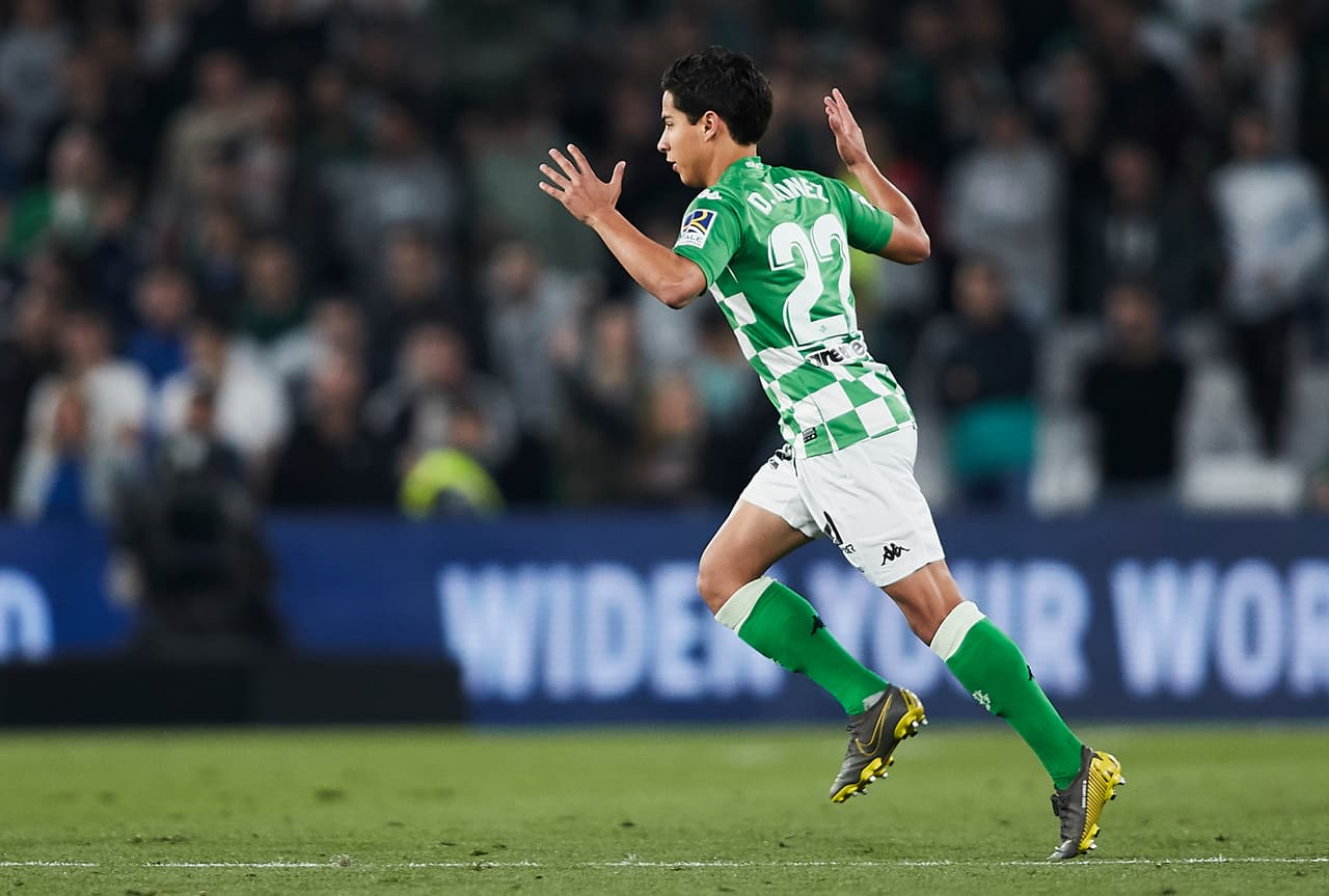 Diego Lainez ha mostrado dinamismo y soltura durante los minutos que lo ha requerido Setién en el campo.
