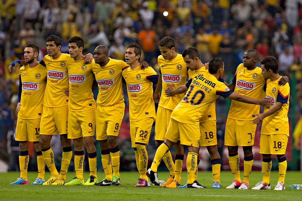 Durante el Clausura 2013 consumaron una remontada heroica y memorable ante Cruz Azul y en aquel entonces ocuparon dicho uniforme. Esta Final es recordada principalmente por el dramatismo y por un gol de Moisés Muñoz cuando los celestes estaban cerca del título.