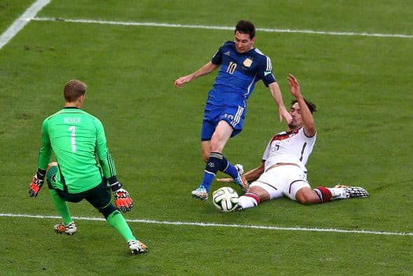Lionel Messi tendrá un duelo particular con Manuel Neuer, pues el argentino no le ha podido anotar gol al guardameta alemán ya sea a nivel clubes o selección como fue en la final del Mundial de Brasil 2014.  