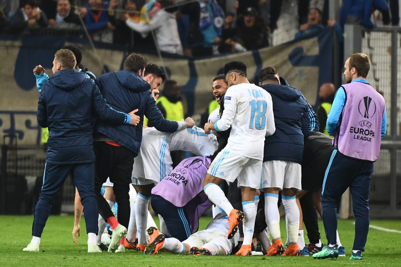 Em el último minuto, cuando el Leipzig buscaba a toda costa un gol, el arquero dejó solo el arco y el japonés Hiroki Sakai aprovechó para poner el 5-2 definitivo.