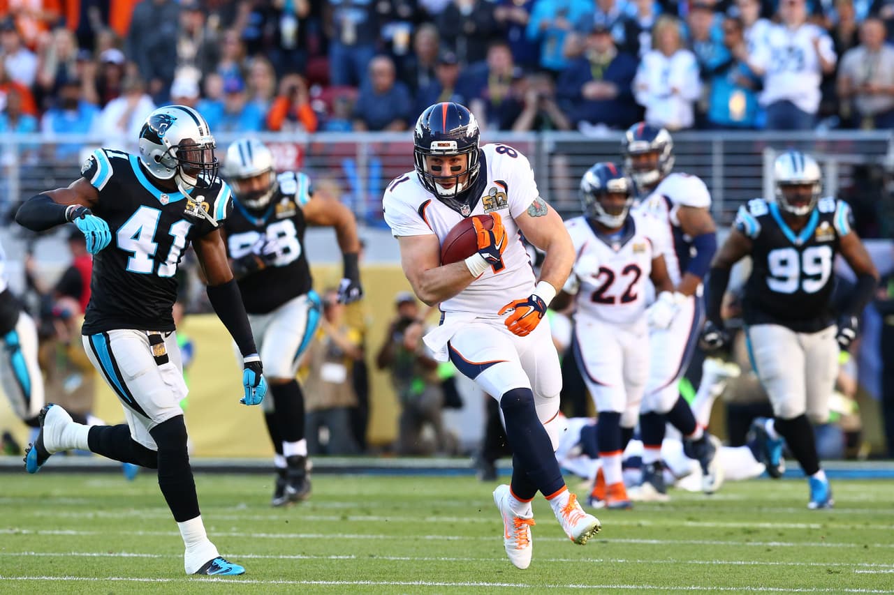 Los Broncos combinaban el ataque terrestre con el aéreo.