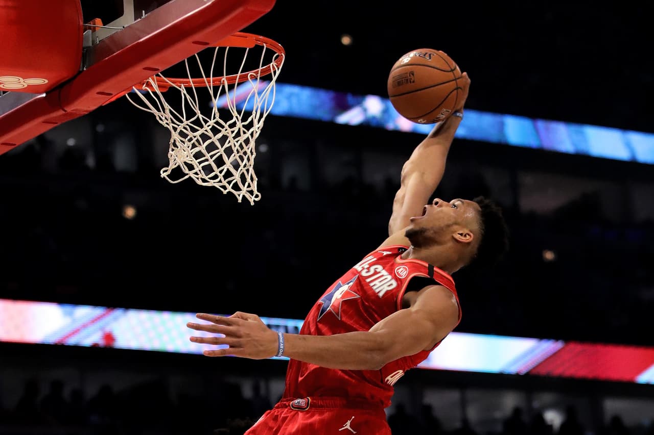 Este nuevo formato del NBA All-Star Game dio bueno frutos pues el cotejo se desarrolló con intensidad y ambos equipos buscaron el triunfo a toda costa. Finalmente Team LeBron se impuso 157 a 155 ante Team Giannis ¡Estas fotos son para enmarcar!