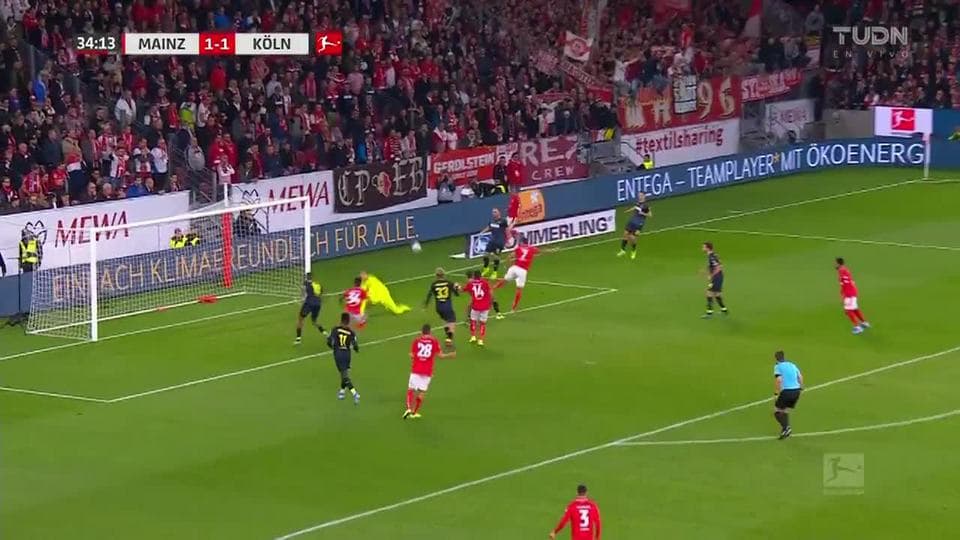 Tiro de esquina para 1. FSV Mainz 05
