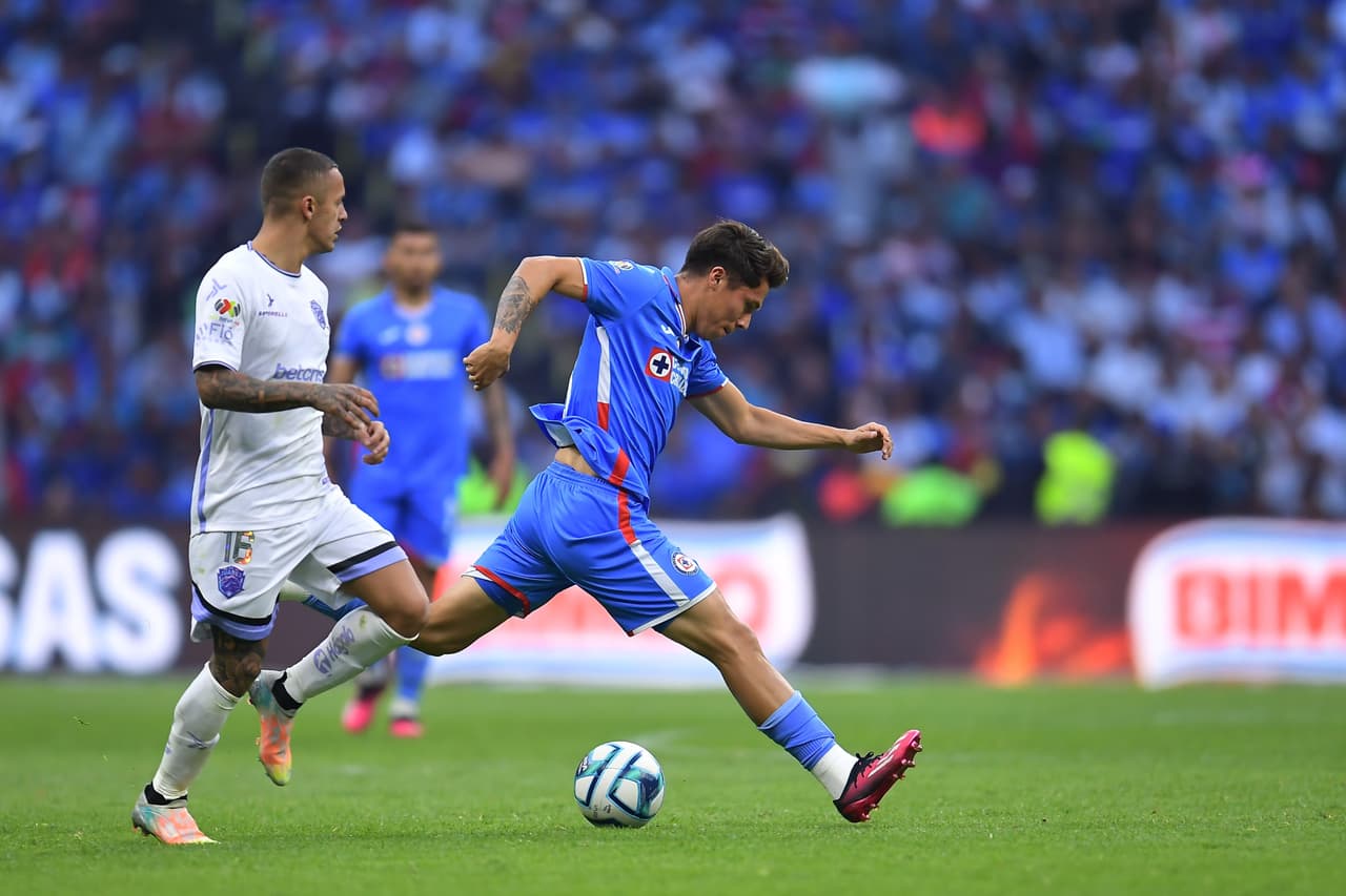 Ricardo 'Tuca' Ferretti se estrenó como director técnico de Cruz Azul y se lleva la victoria que necesitaban los 'cementeros' para pelear posiciones de repechaje y de paso, el estratega consigue su quinta victoria en su partido de presentación al frente de un equipo de la Liga MX.