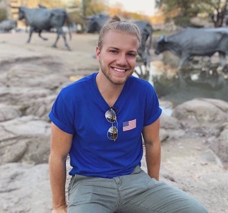 Los participantes de la Carrera de la Copa Oro estuvieron en Dallas disfrutando de su grastronomía, su calidez y algunos de sus lugares emblemáticos como la Pioneer Plaza donde se encuentran las Cattle Drive Sculptures.