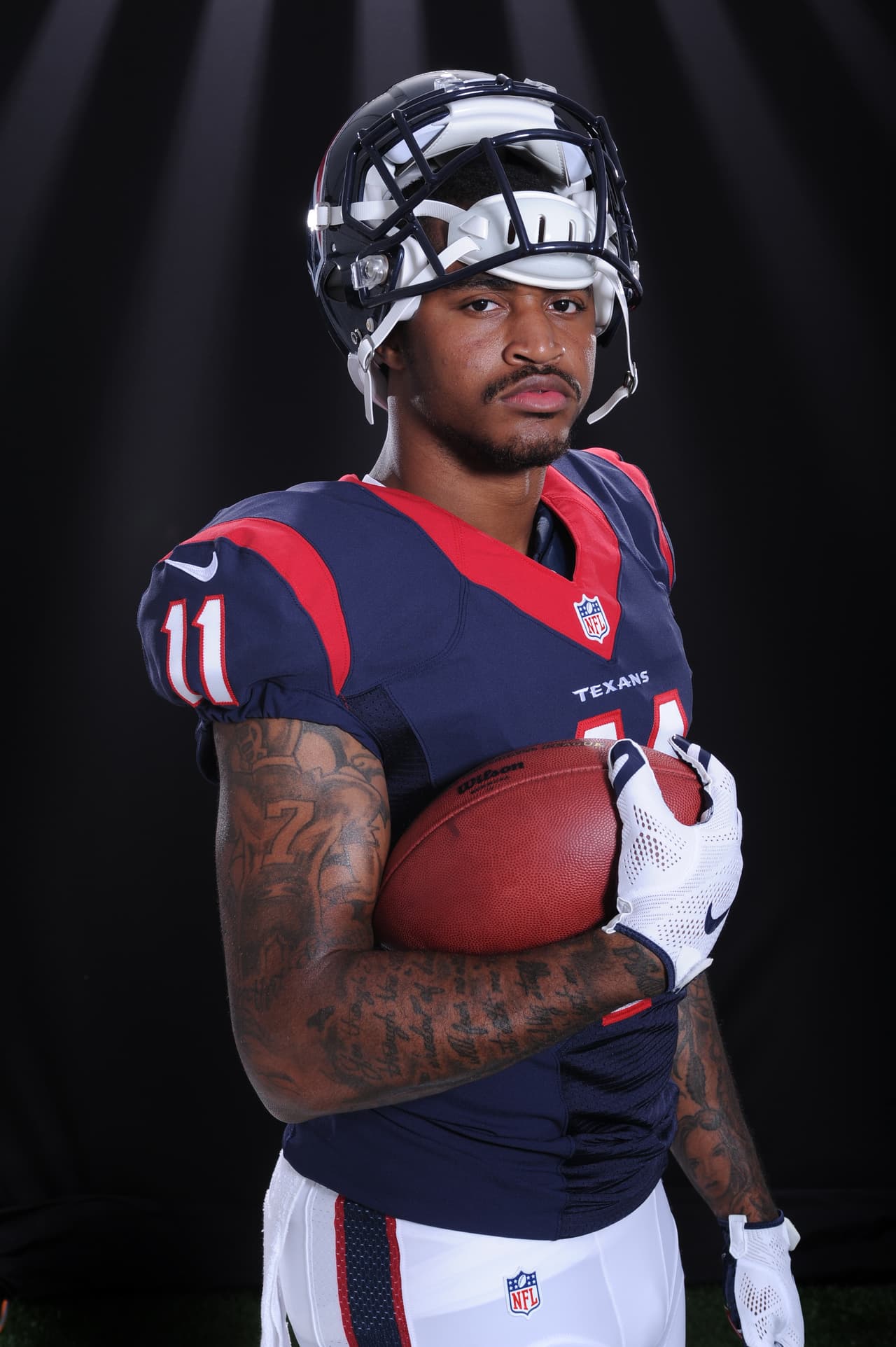 Checa las imágenes del novato receptor de los Houston Texans, Jaelen Strong, durante su sesión de fotos y dentro de los entrenamientos (AP-NFL).