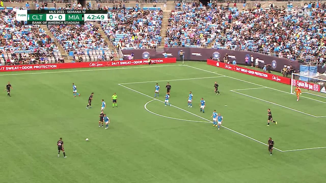 ¡TIRO ATAJADO! disparo por Indiana Vassilev.