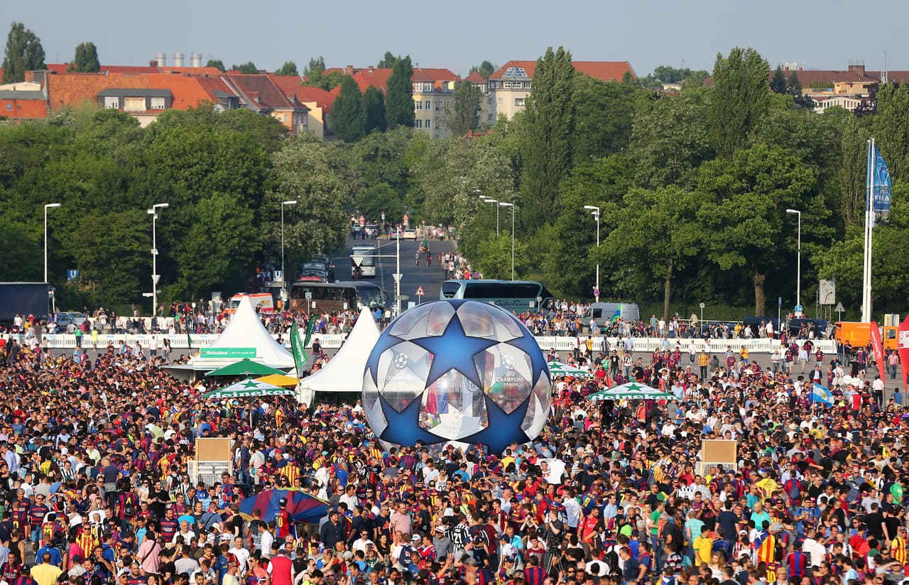 Los aficionados culés y bianconeros ya esperan ansiosos el inicio del encuentro entre italianos y españoles para definir al próximo Campeón de la Champions.