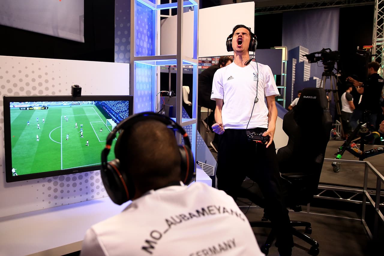 Sin embargo, los partidos en este Fútbol Virtual tienen un ritmo vertiginoso y un descuido vale mucho.