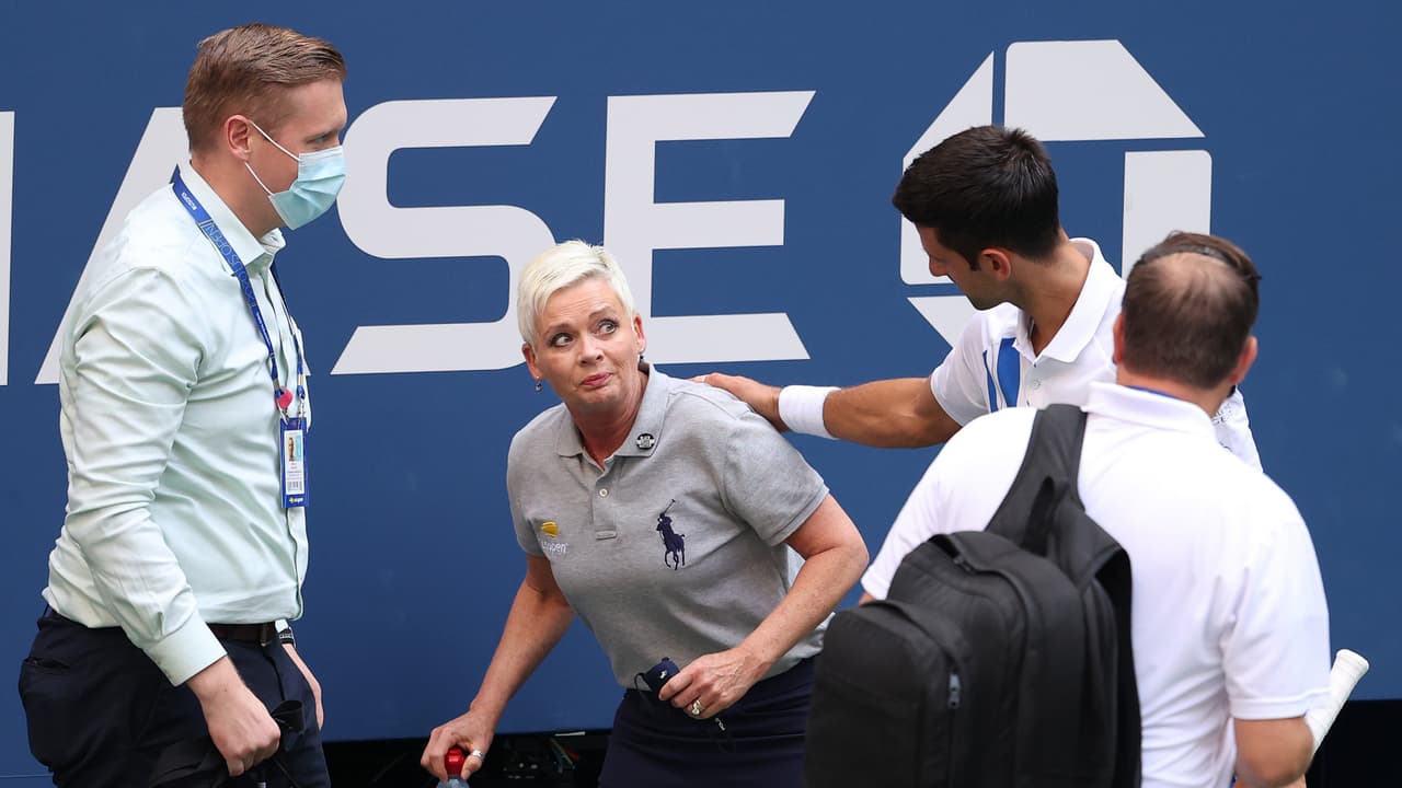 Djokovic ofrece disculpas tras ser descalificado del US Open