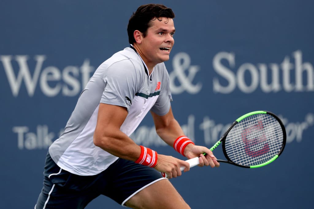 En duelo de canadienses, Milos Raonic se impuso por parciales de 7-6 y 6-4 a su compatriota Denis Shapovalov en la tercera ronda del evento.