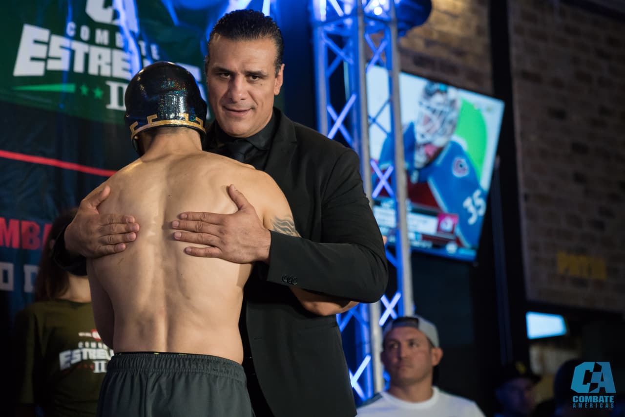 El Gimnasio de Nuevo León, Monterrey, vivió el inicio del Combate Américas II de este 2018 en el que la pelea antre Erik 'Goyito' Pérez y David 'DJ' Fuentes será la cereza de la noche. Los pesajes no tuvieron mayor sobresalto y ya está todo preparado para que en la noche del viernes los luchadores busquen la victoria.