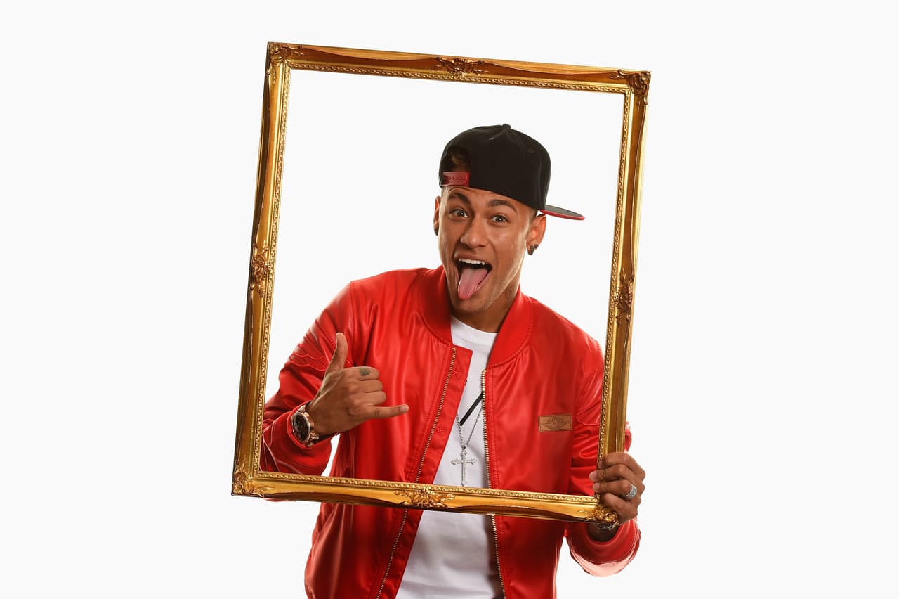 ZURICH, SWITZERLAND - JANUARY 11: FIFA Ballon d'Or nominee Neymar of Brazil and Barcelona poses for a portrait prior to the FIFA Ballon d'Or Gala 2015 at the Park Hyatt hotel on January 11, 2016 in Zurich, Switzerland. (Photo by Mike Hewitt - FIFA/FIFA via Getty Images)
