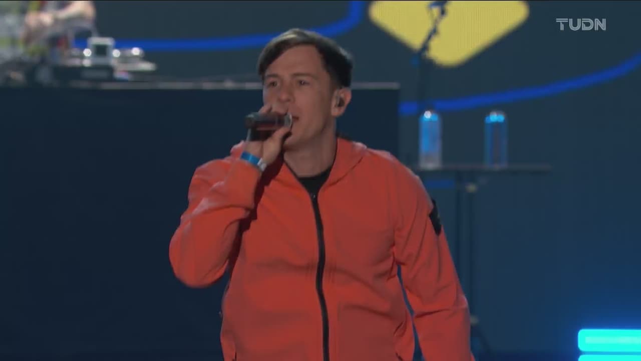 CNCO, Guaynaay Los 2 de la S añadieron al ambiente con ritmos diferentes para seguir amenizando el Concierto de Campeones.