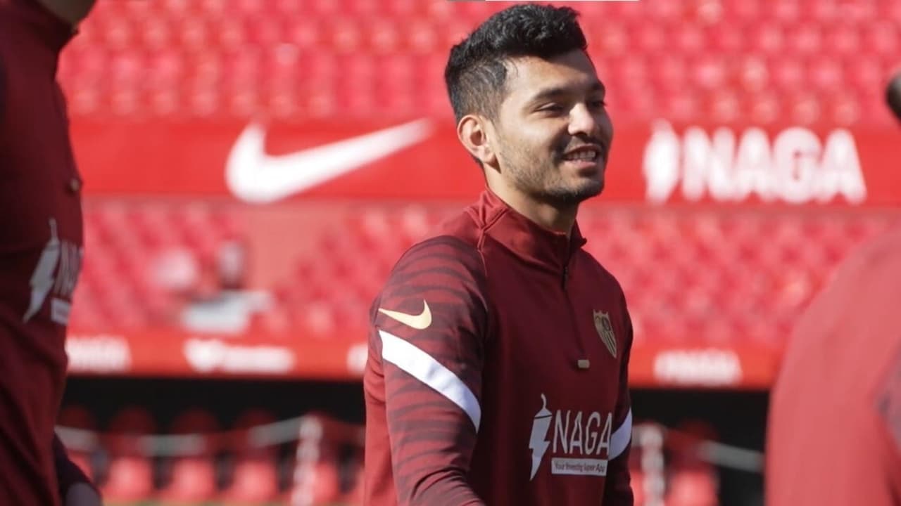 'Tecatito' Corona no entrena con Sevilla y se habla de posible Covid