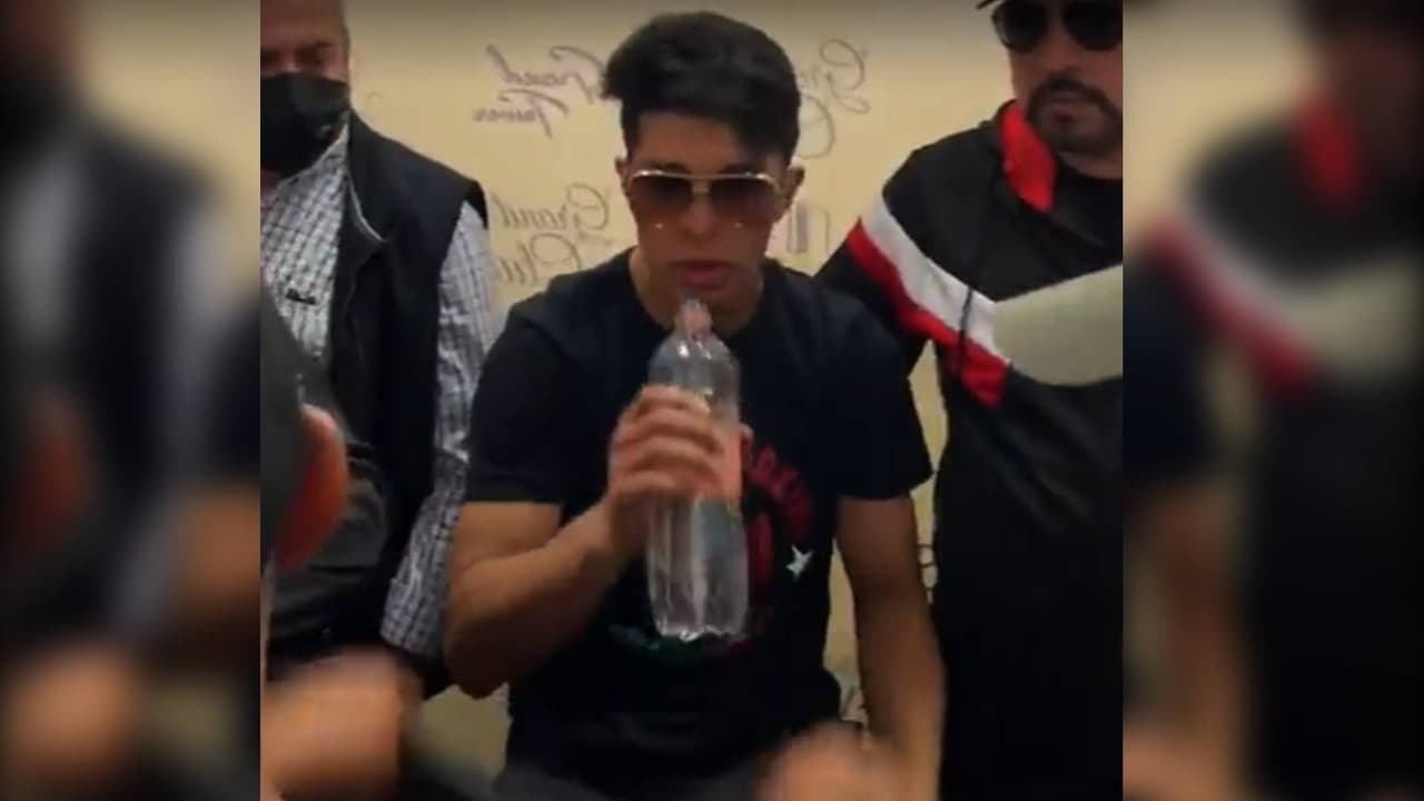 Jaime Munguia se desmaya en pesaje previo a su pelea
