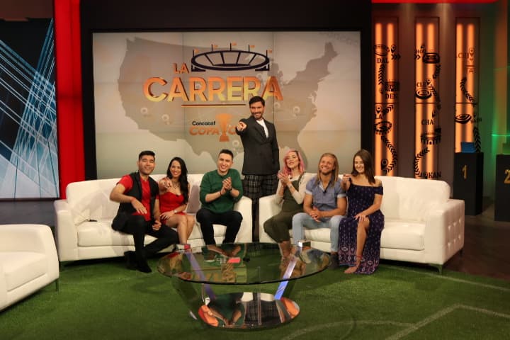 Charlotte vivió el colorido del capítulo 6 de 'La Carrera' por la Copa Oro, una competencia donde las parejas en busca del boleto a la Final del certamen aprovecharon para divertirse.