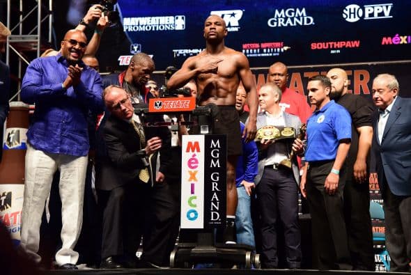 Mayweather tiene un promedio de nocauts del 55.32 %. 16 veces noqueó antes del sexto, 10 después.