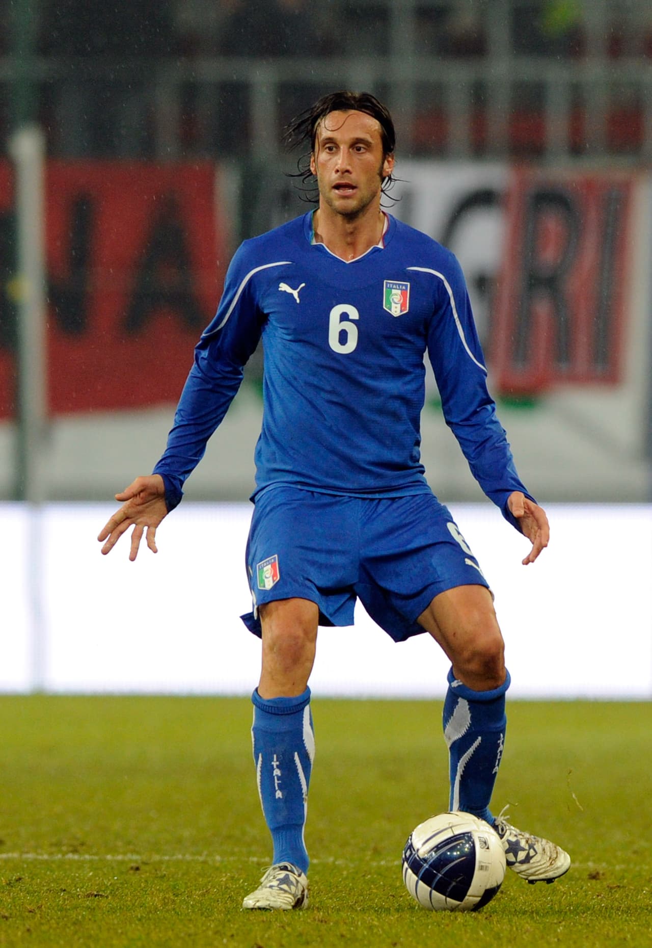 El día de hoy, Puma lanza el tercer kit del equipo ‘azzurri’ en conmemoración a la victoria sobre Argentina en diciembre de 1954.