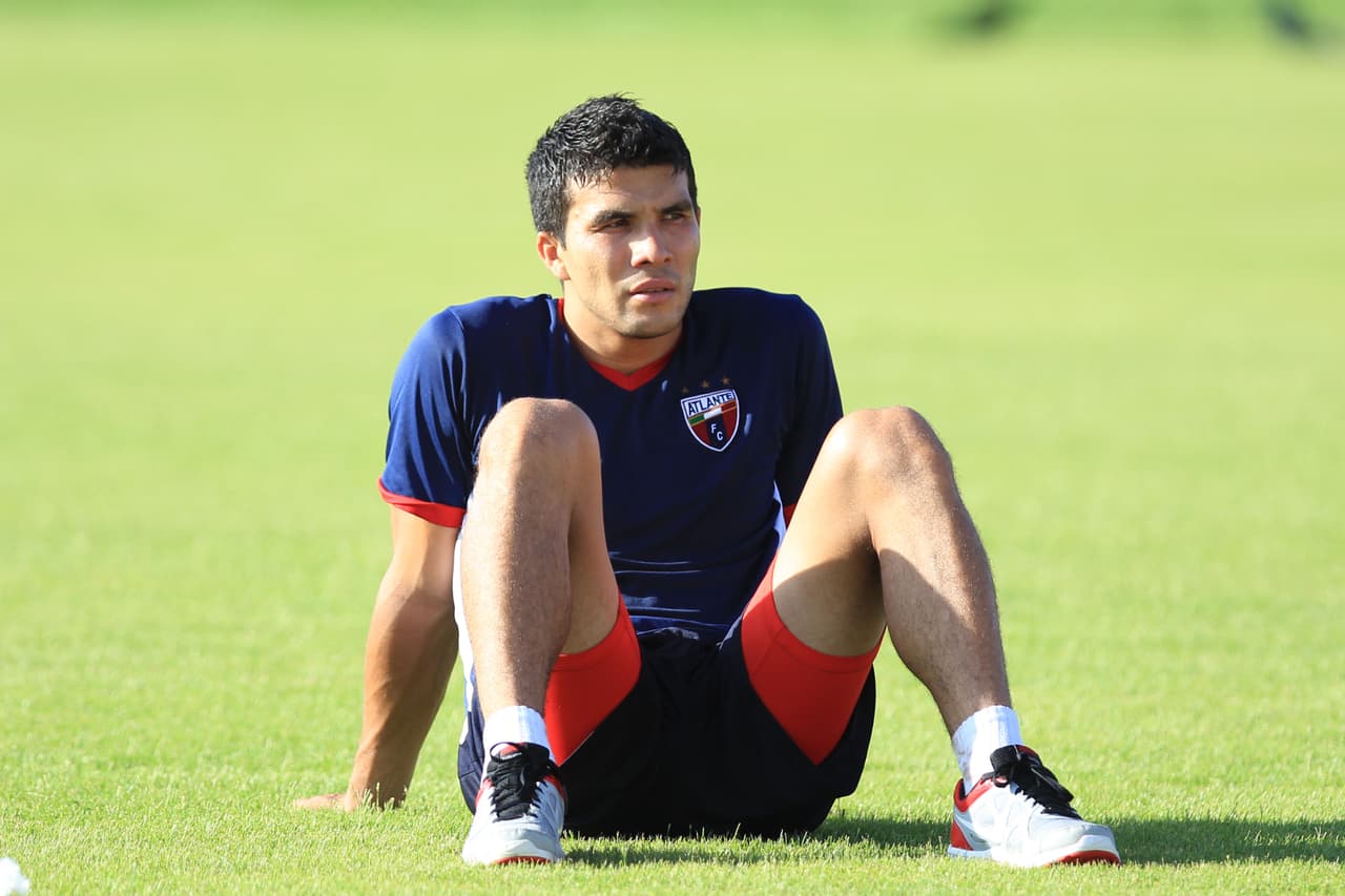 El futbolista mexicano Ezequiel Orozco, apodado 'El Cheque', falleció el 16 de marzo a sus 29 años luego de padecer un cáncer de pulmón.