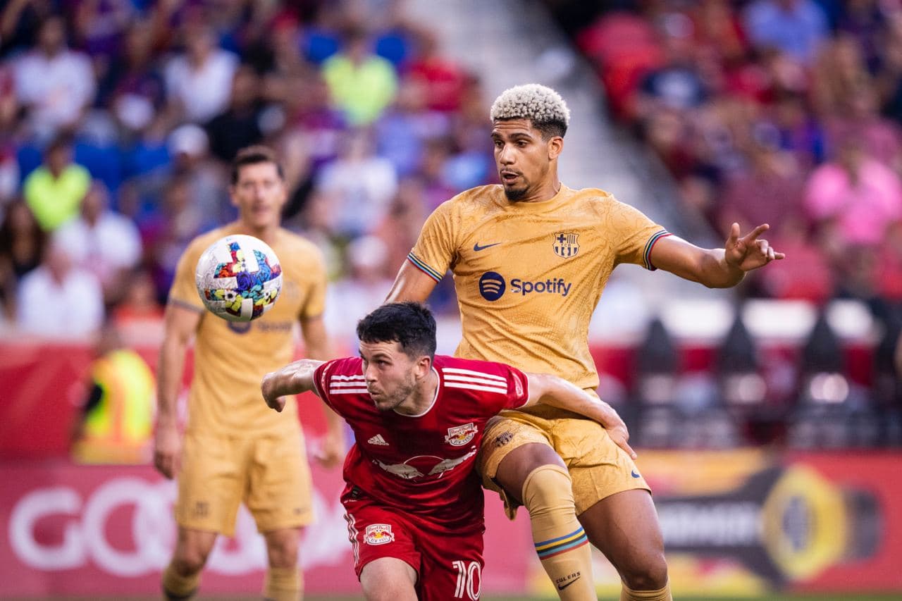 Barcelona se cansó de fallar pero terminó derrotando 0-2 al NY Red Bull en el cierre de su gira por Estados Unidos.