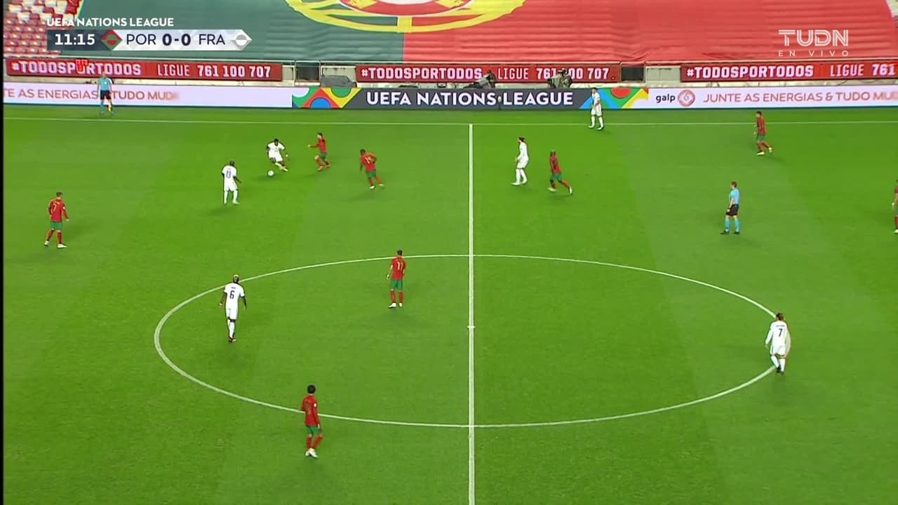 ¡TIRO ATAJADO! disparo por Anthony Martial.