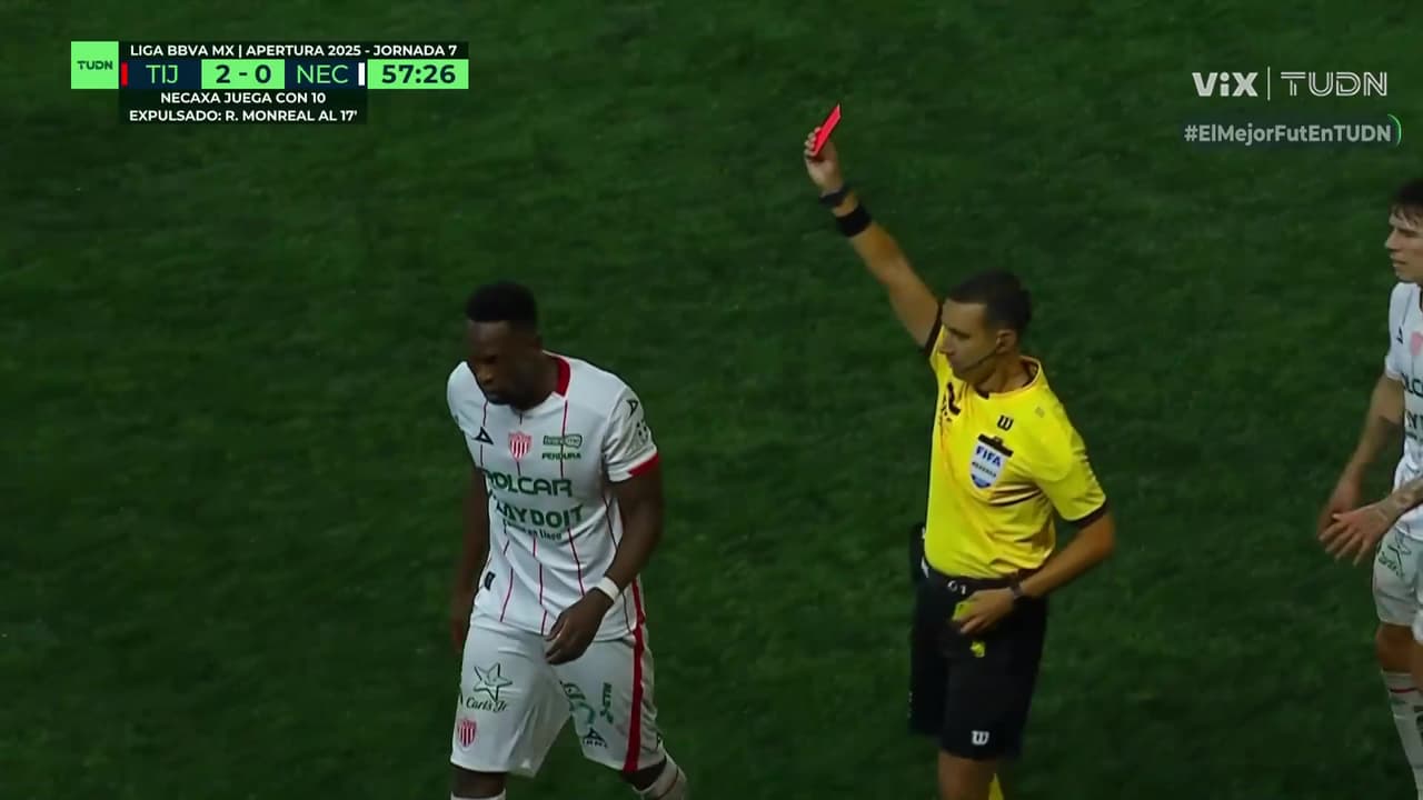 ¡Desastre con Necaxa! Cambindo se va expulsado por doble amarilla