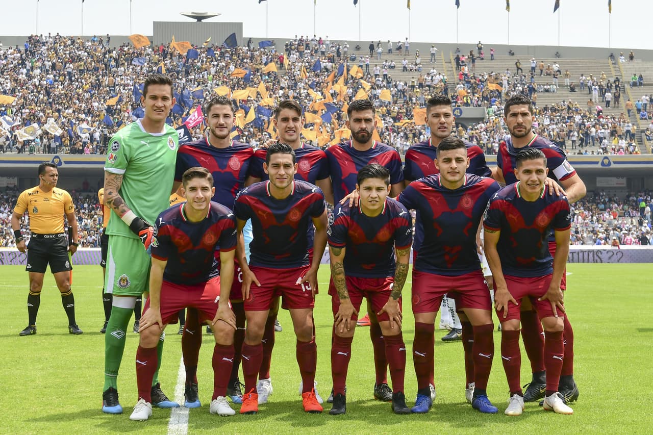 Chivas presentó un equipo con variantes, incluyendo a la 'Chofis' López y Tony Alfaro.